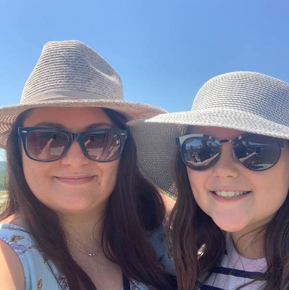 Meet your Posher, Erin - Picture 1 of 1